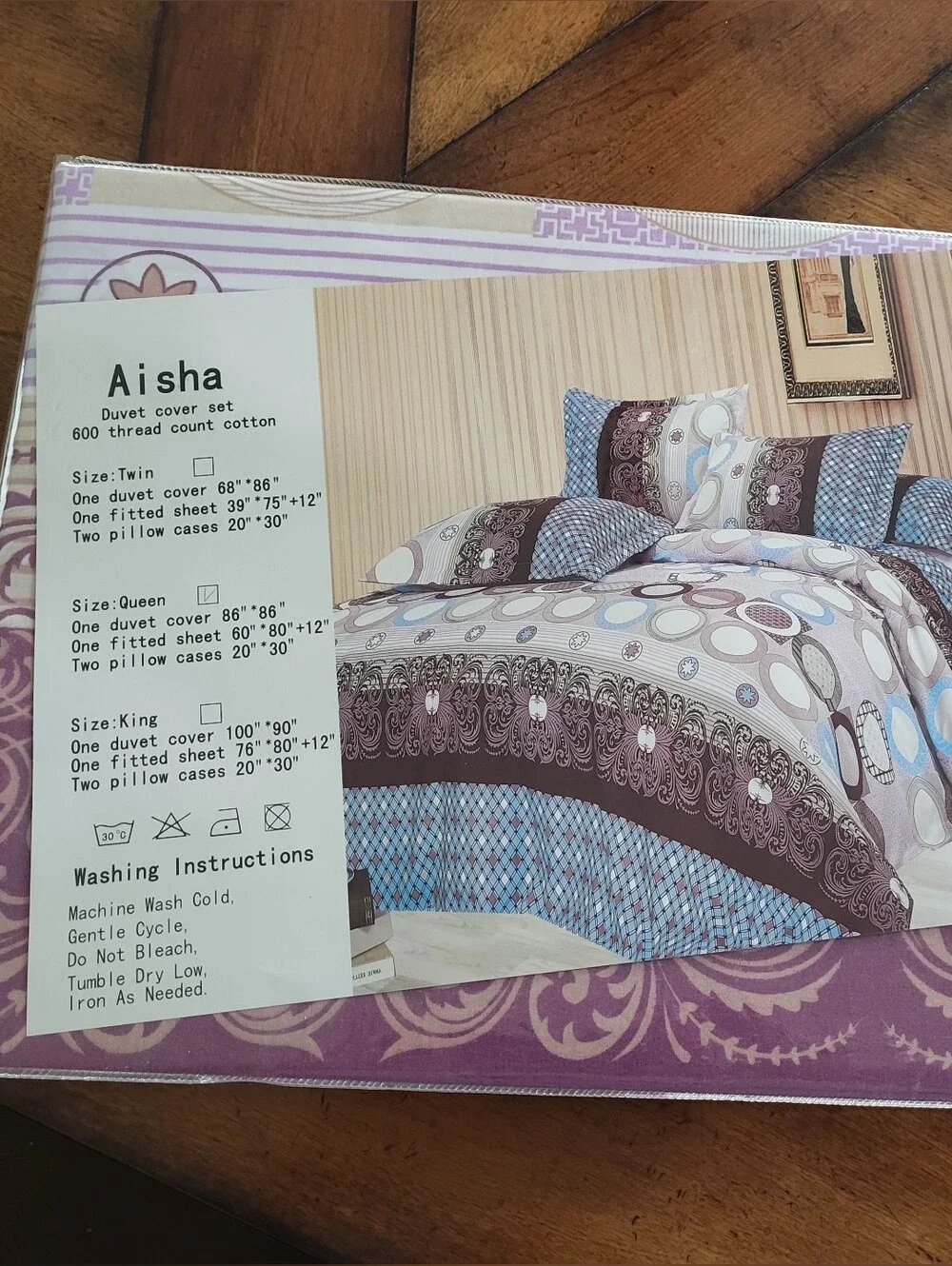 NWT Aisha Queen Duvet Set